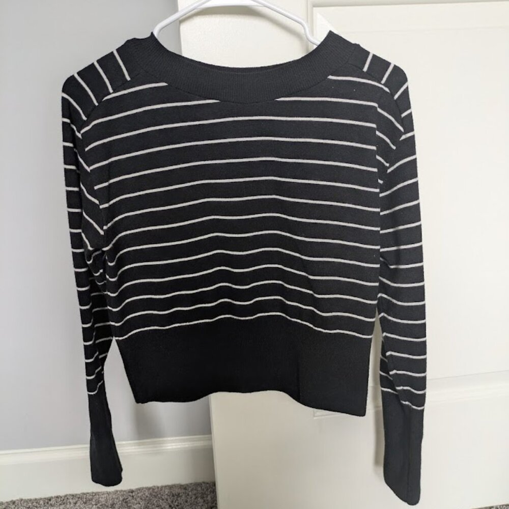 Philosophy womens black striped lightweight long sleeve sweater size S